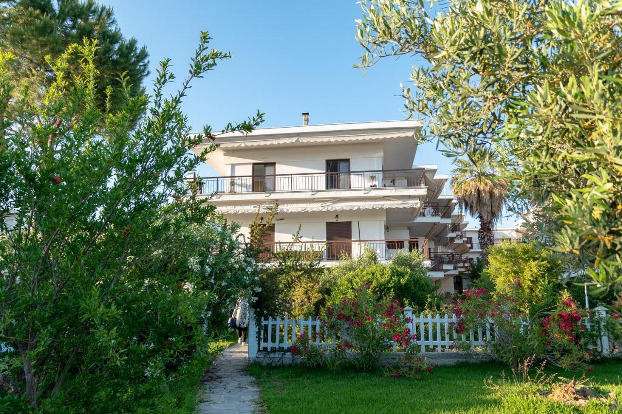 Dimi Seafront Apartment By Rentals Pro Services - Néa Mudaniá Kültér fotó