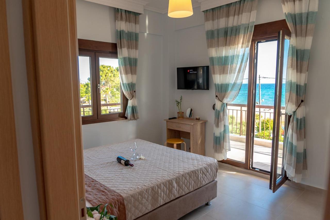 Dimi Seafront Apartment By Rentals Pro Services - Néa Mudaniá Kültér fotó