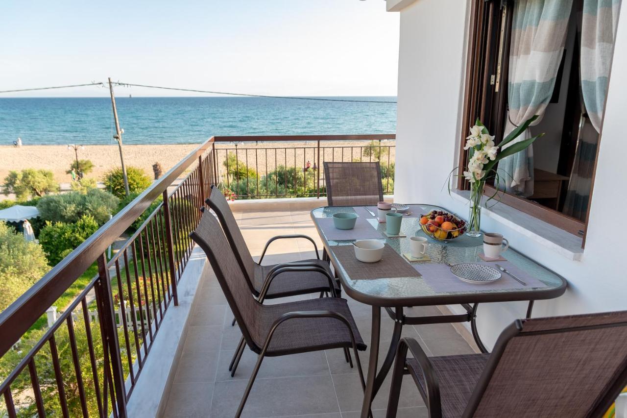 Dimi Seafront Apartment By Rentals Pro Services - Néa Mudaniá Kültér fotó