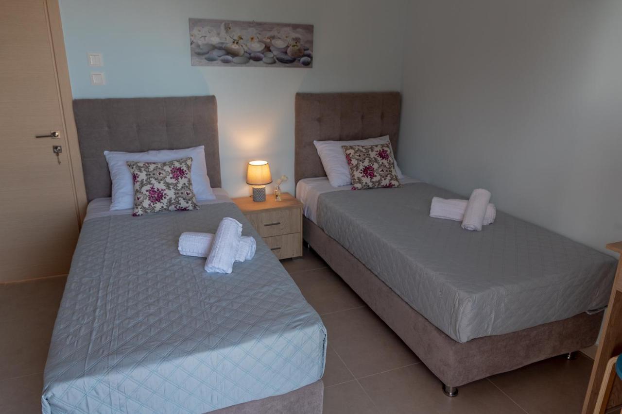Dimi Seafront Apartment By Rentals Pro Services - Néa Mudaniá Kültér fotó