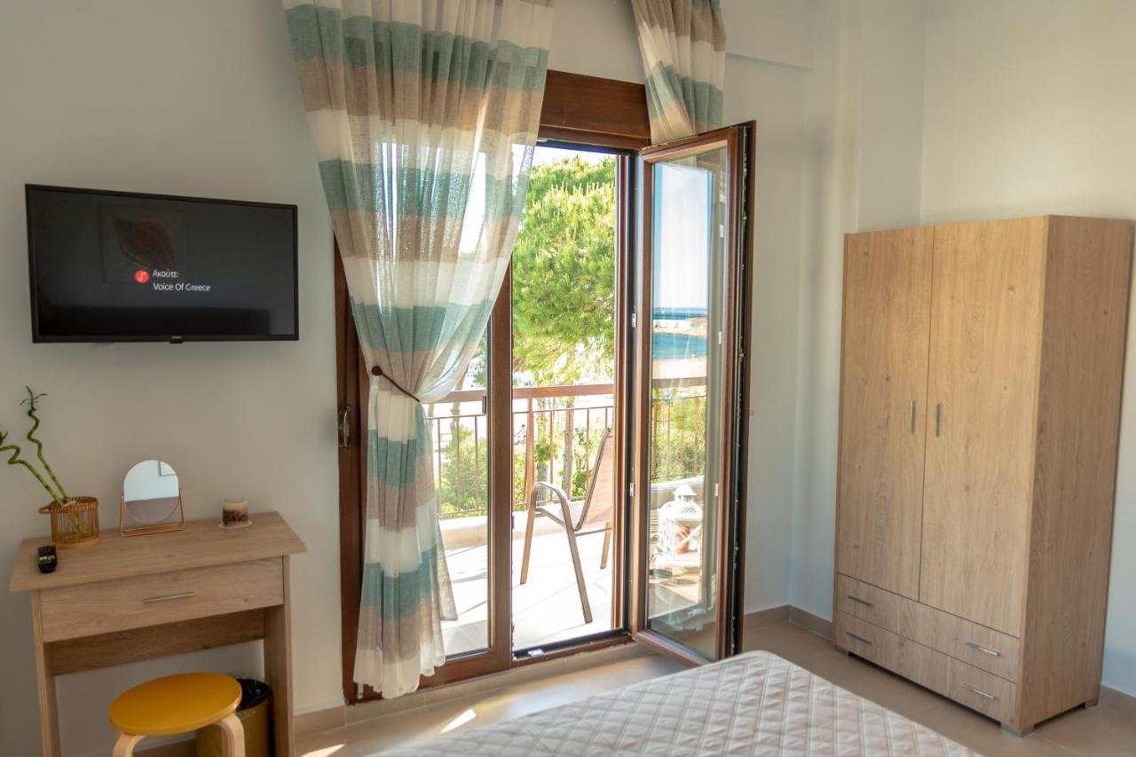 Dimi Seafront Apartment By Rentals Pro Services - Néa Mudaniá Kültér fotó